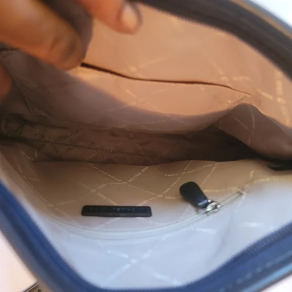 Michael kors crossbody bag - Picture 14 of 15